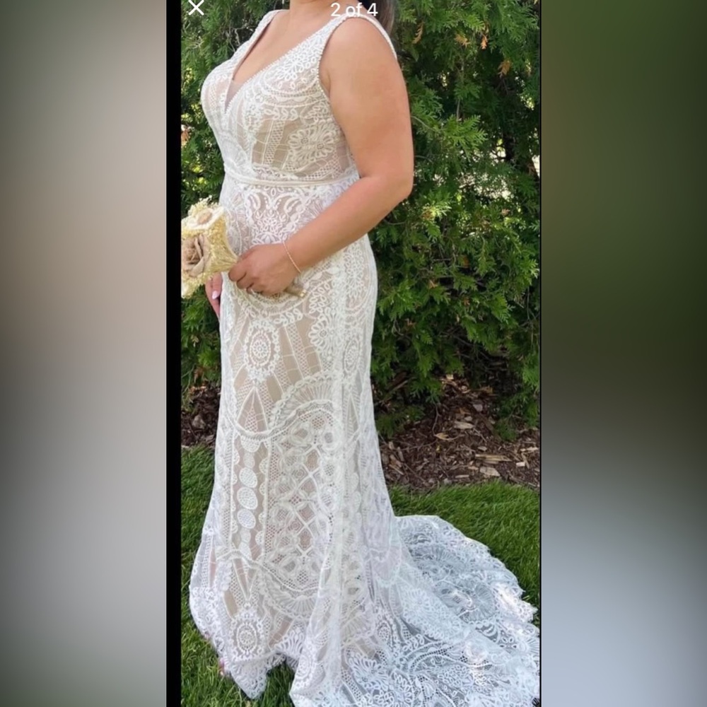 Ivory Lace Boho Maxi Wedding Dress stunning
